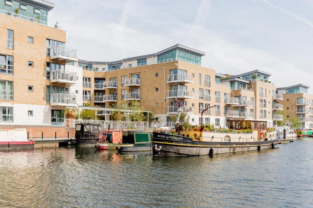 Slick Suite In A Waterside West-London Development Brentford Exterior foto